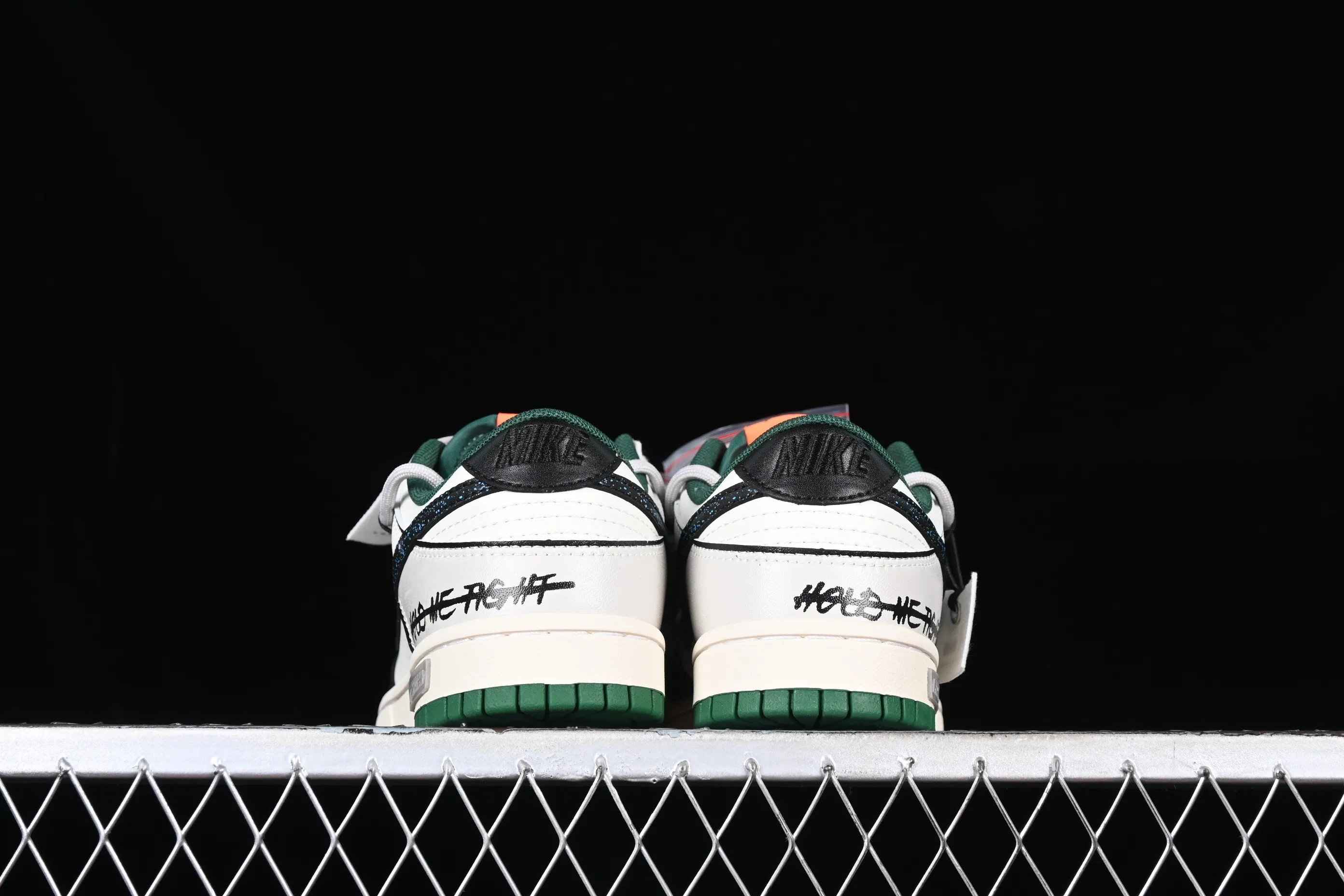 All Categories Nk SB Dunk Series Nk SB Dunk Low Low-top sneakers Nk Dunk Low "Miami Hurricanes" Space Exploration Star Trek Customized version of deconstructed straps retro distressed low-top sneakers DD1391-300